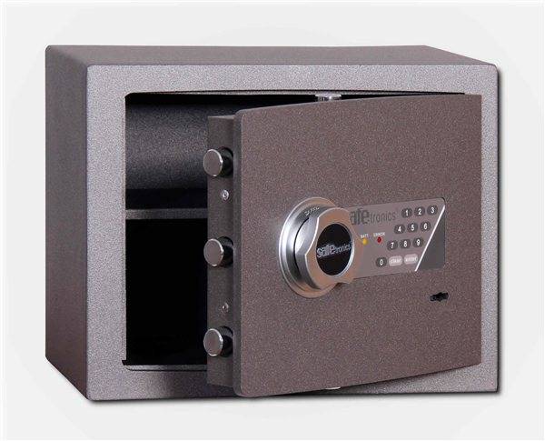 SafeTronics Sz�fek: �tfog� �tmutat� �rt�keink biztons�gos t�rol�s�hoz