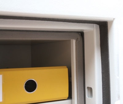 ISS Karlsruhe 3 T�z�ll� P�nc�lszekr�ny